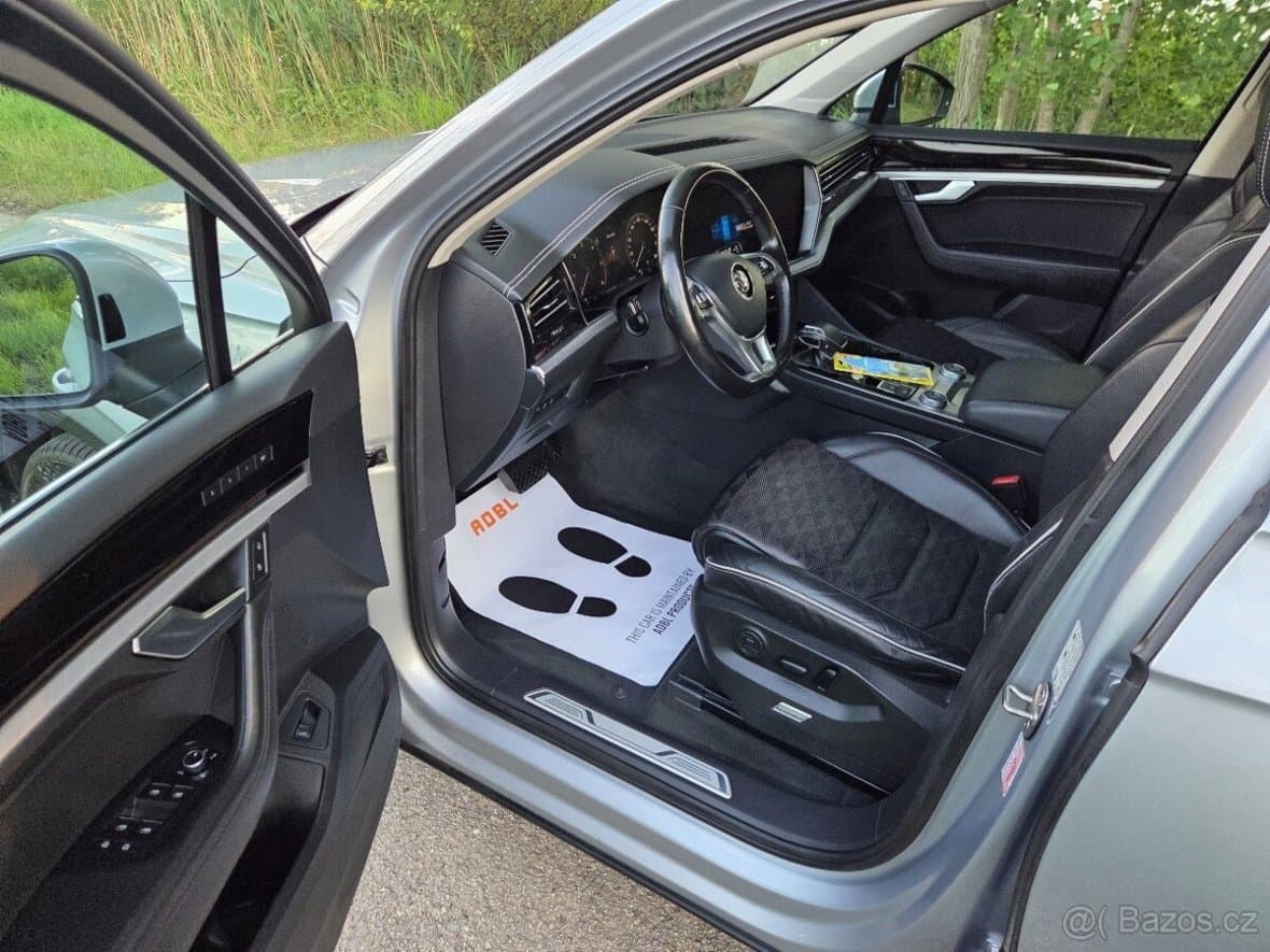 2018 Volkswagen TOUAREG - 12