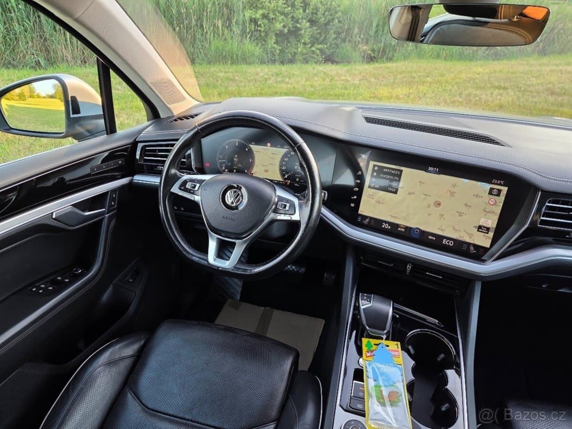 2018 Volkswagen TOUAREG - 18