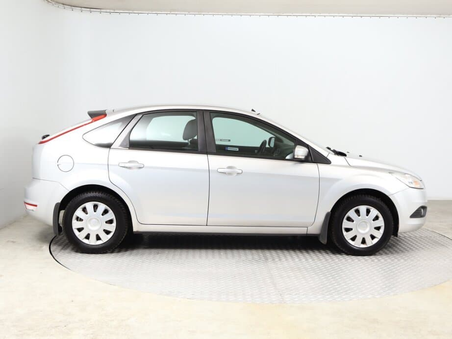 2009 Ford FOCUS - 8