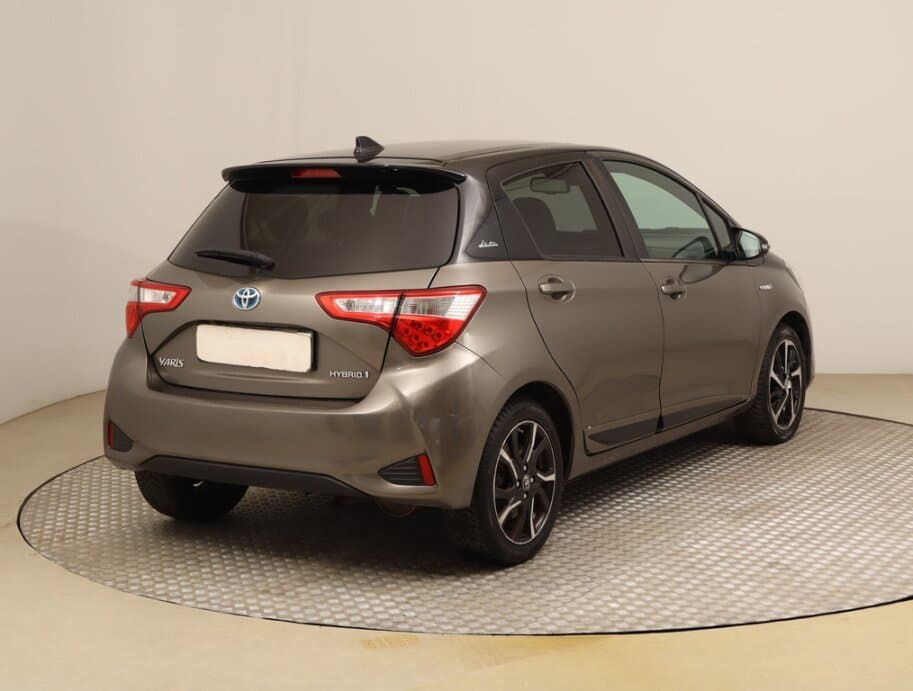 2020 Toyota YARIS - 13