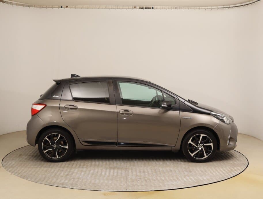 2020 Toyota YARIS - 15