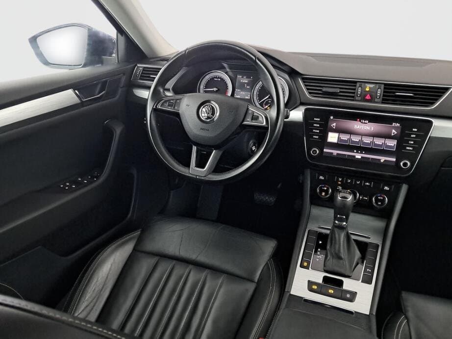 2020 Škoda SUPERB - 9