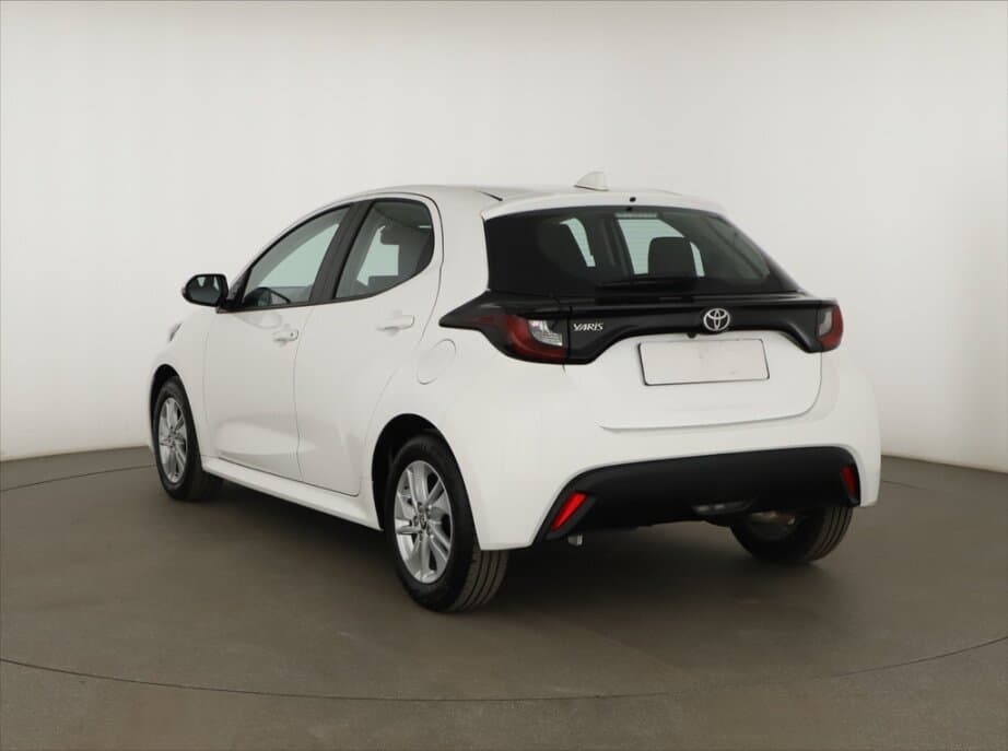 2025 Toyota YARIS - 5