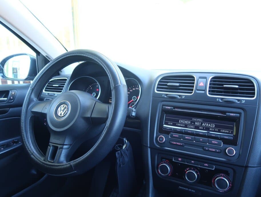 2012 Volkswagen GOLF - 9