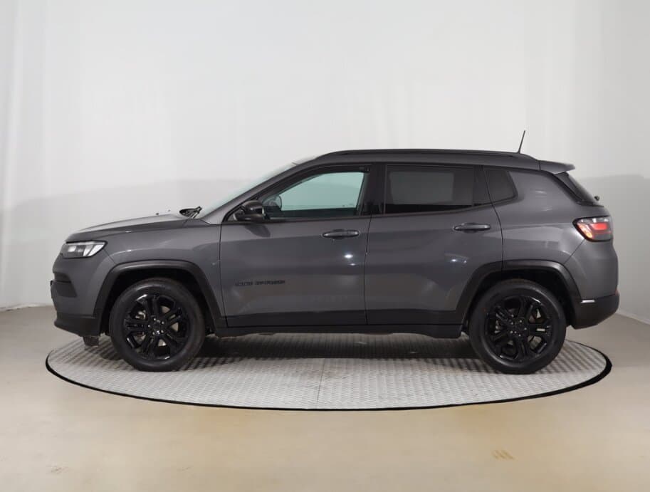 2023 Jeep COMPASS - 4