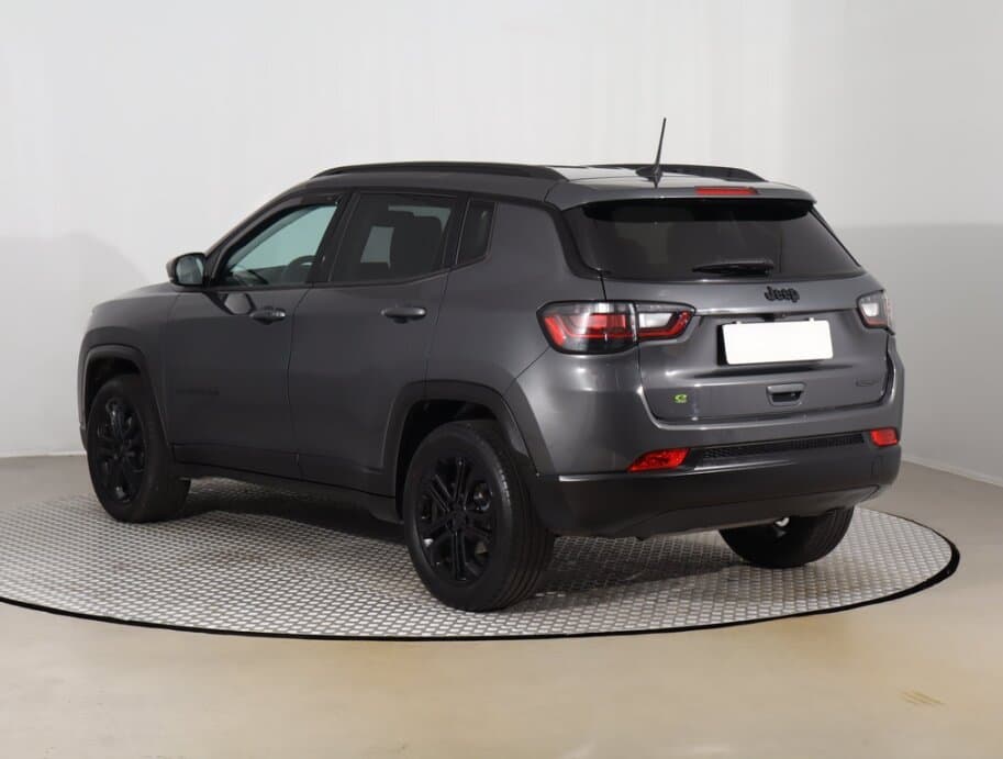 2023 Jeep COMPASS - 5