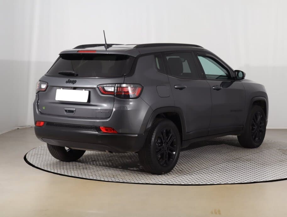 2023 Jeep COMPASS - 7