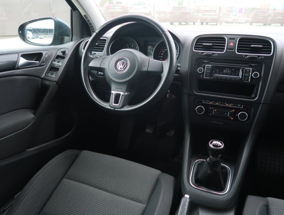 2012 Volkswagen GOLF - 9