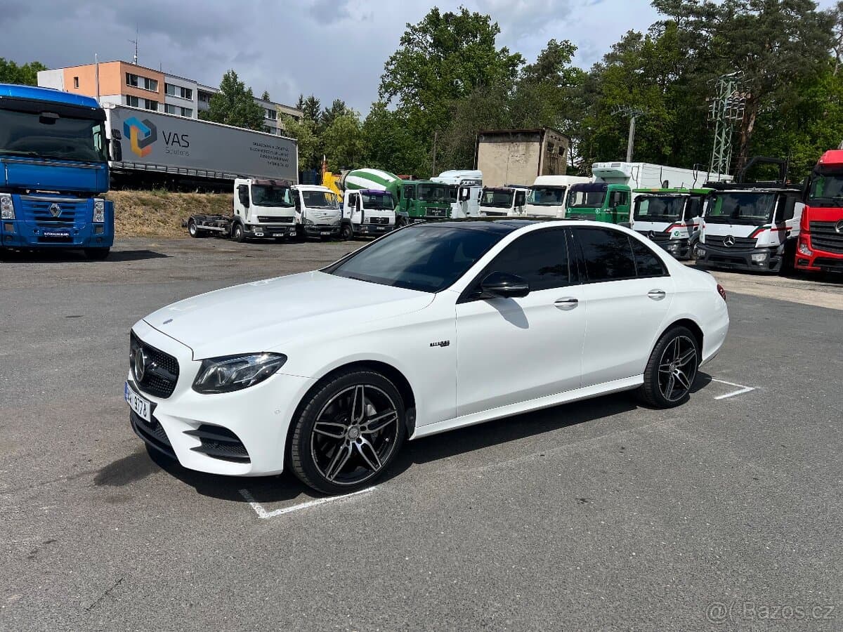 2017 Mercedes-Benz OSTATNÍ