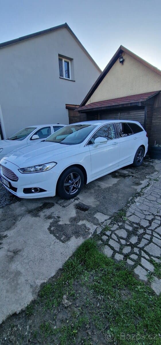 2015 Ford MONDEO