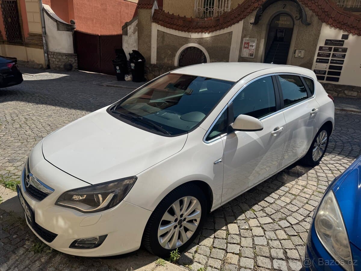 2010 Opel ASTRA