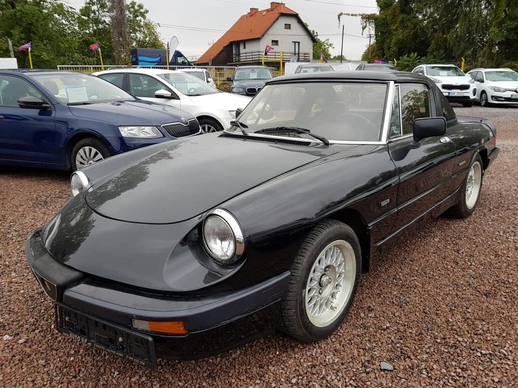 1987 Alfa Romeo SPIDER