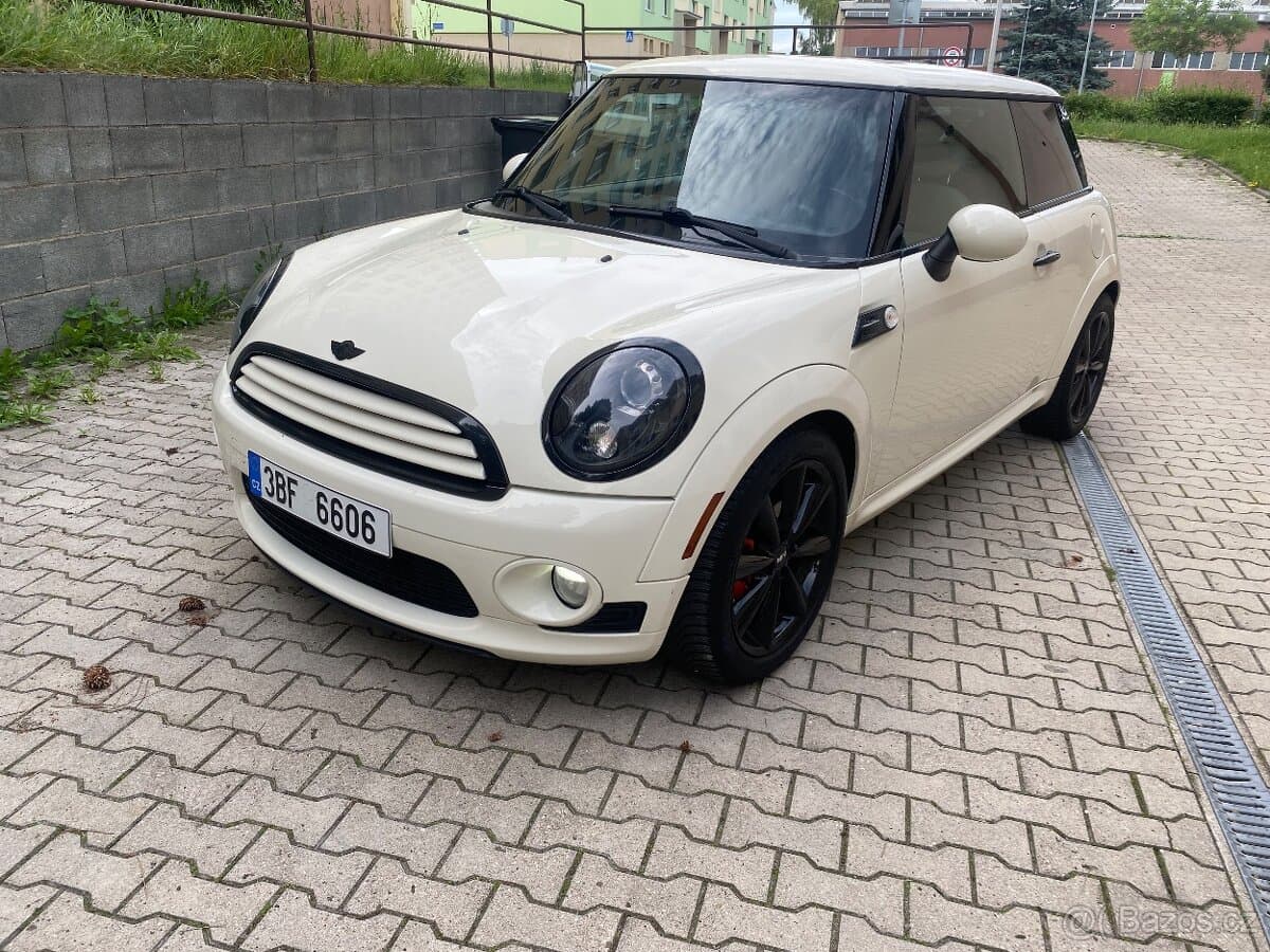 2010 Mini COOPER