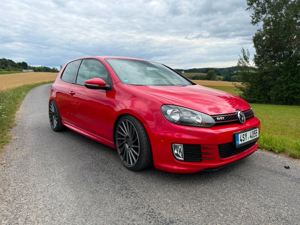 2010 Volkswagen GOLF