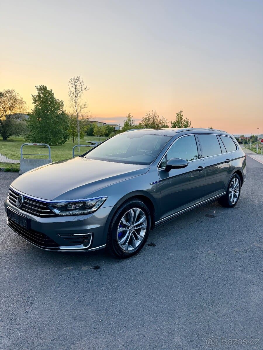 2016 Volkswagen PASSAT
