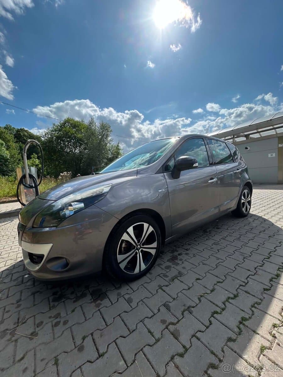 2011 Renault SCENIC