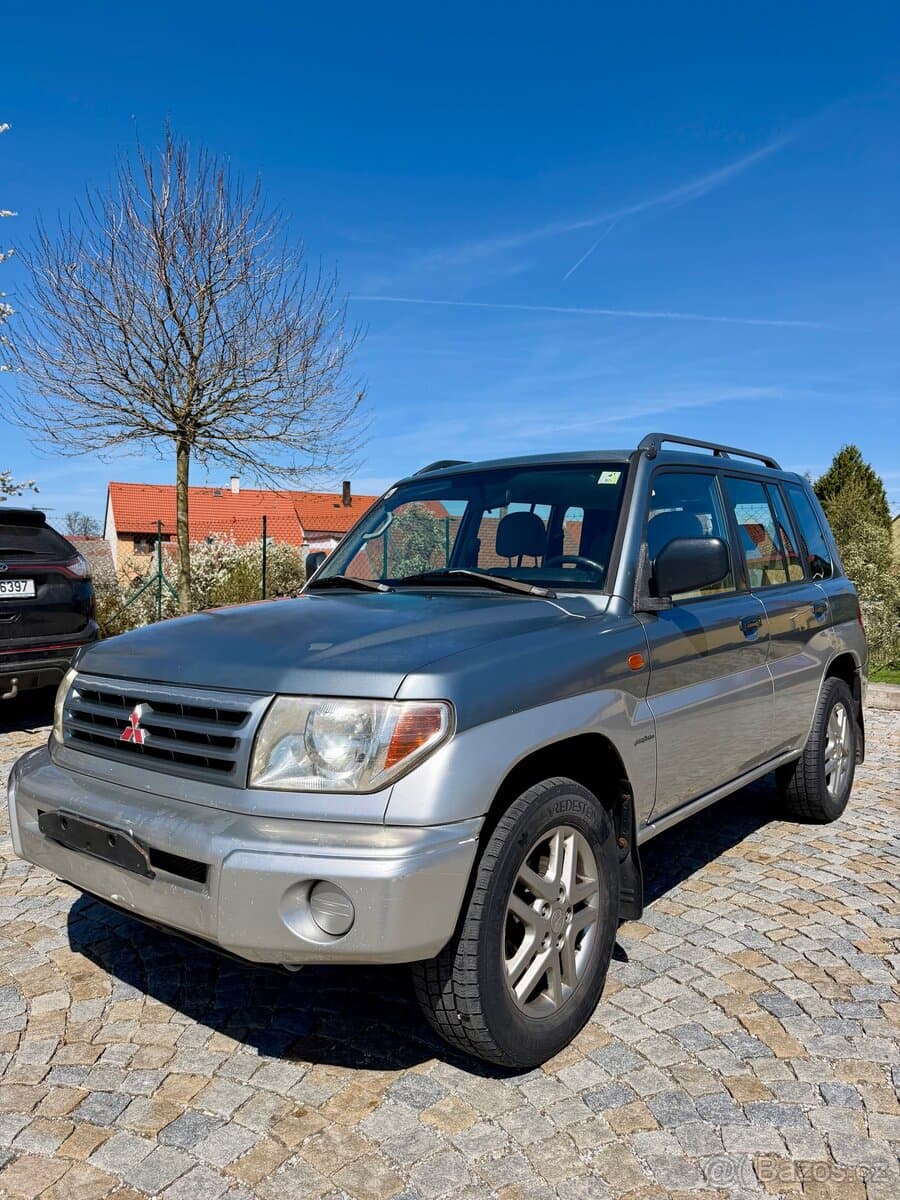 2003 Mitsubishi PAJERO