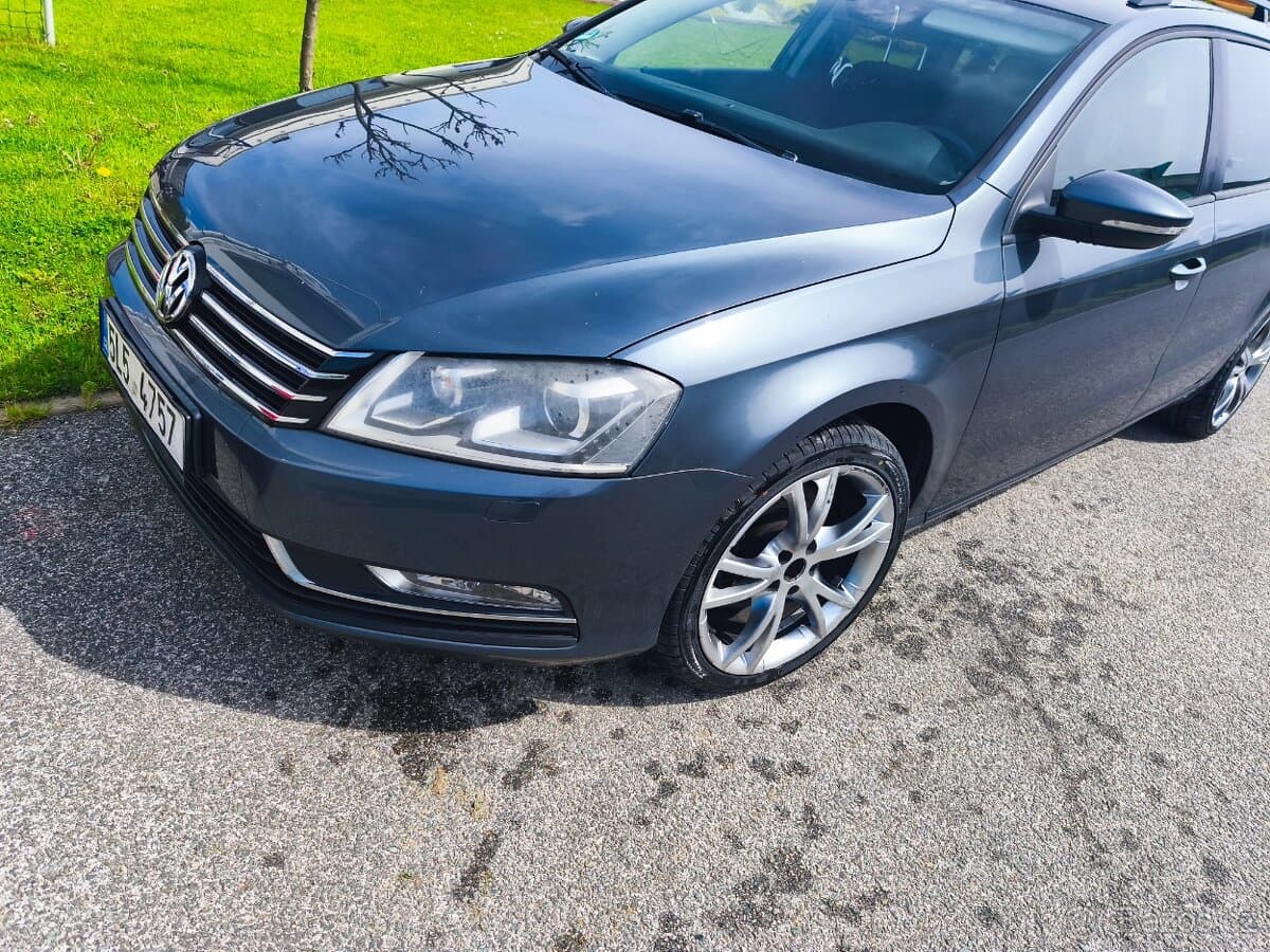 2013 Volkswagen PASSAT