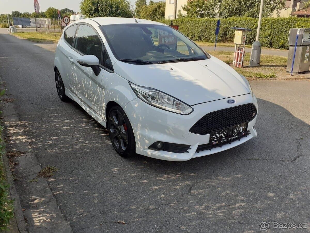 2017 Ford FIESTA