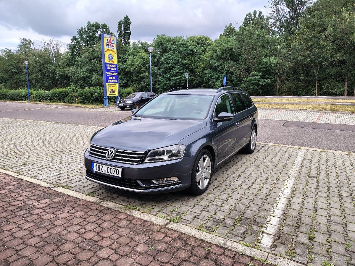 2011 Volkswagen PASSAT