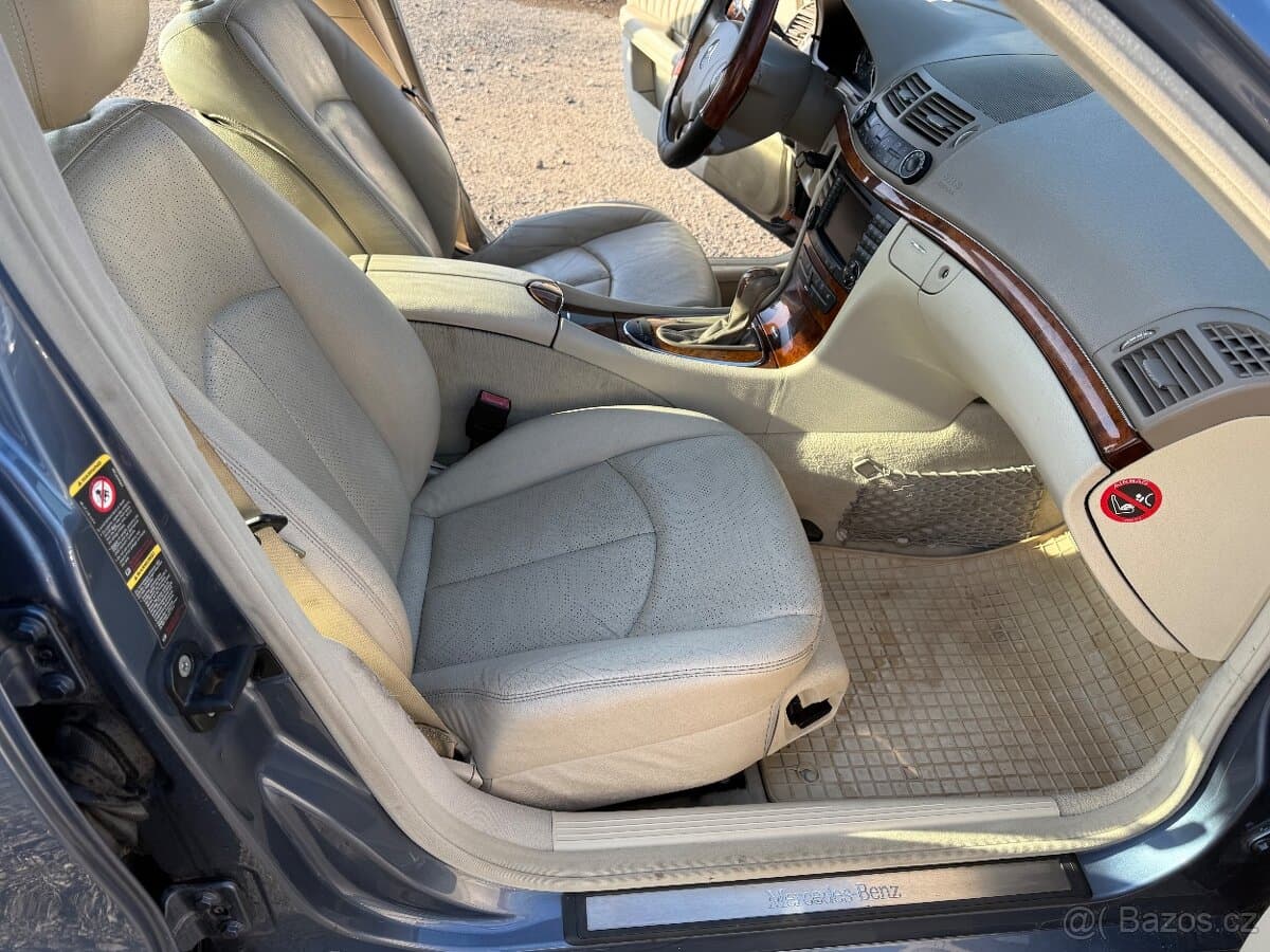 2004 Mercedes-Benz E-CLASS
