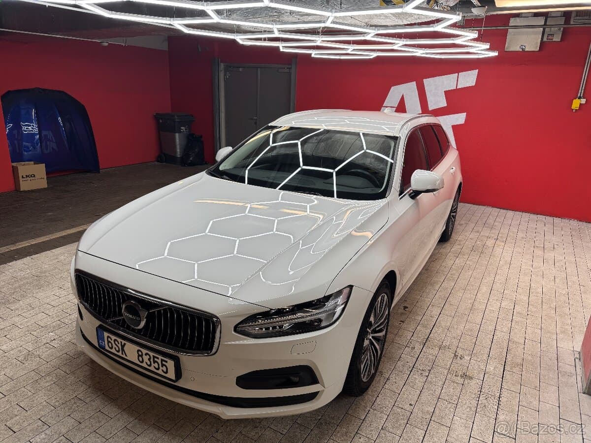 2020 Volvo V90