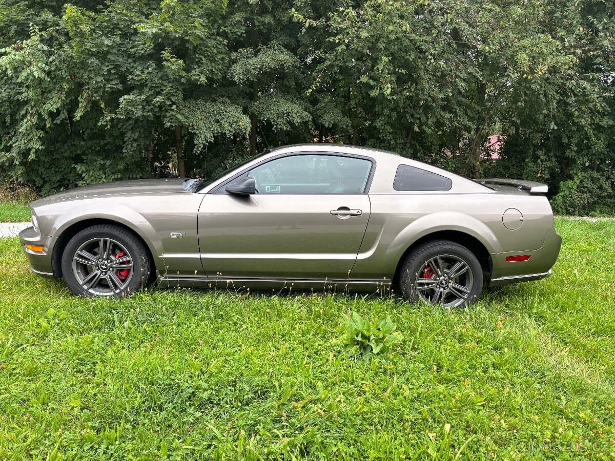 2005 Ford MUSTANG