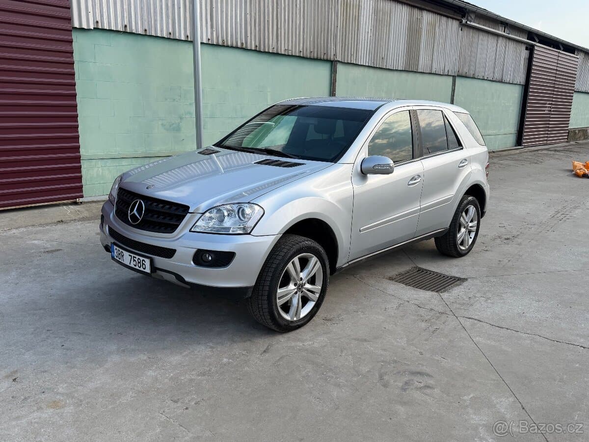 Mercedes-Benz M-CLASS