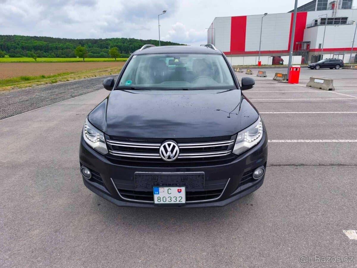 2012 Volkswagen TIGUAN