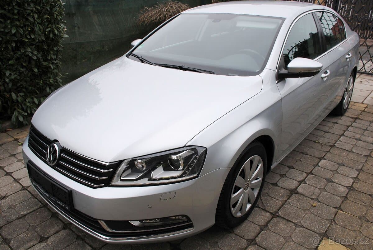 2011 Volkswagen PASSAT