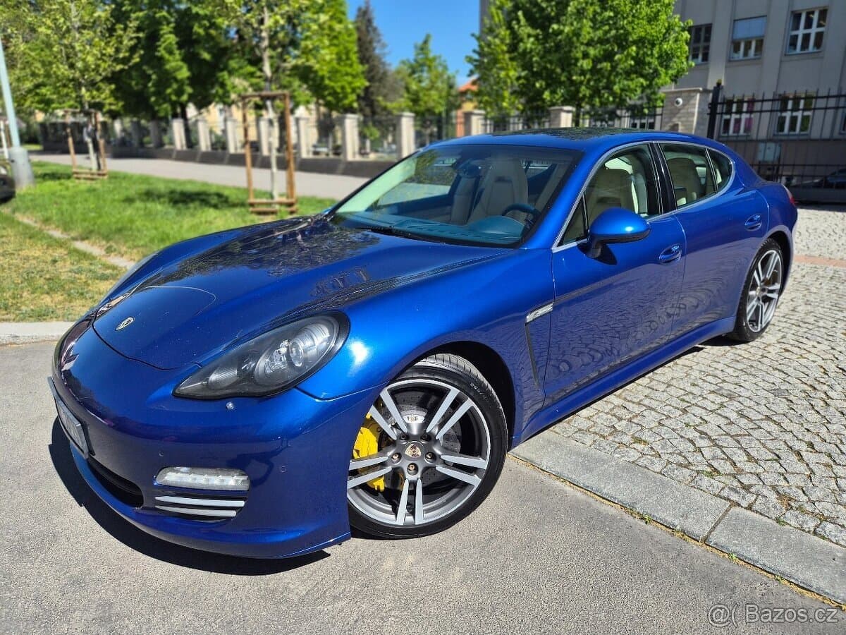 2011 Porsche PANAMERA