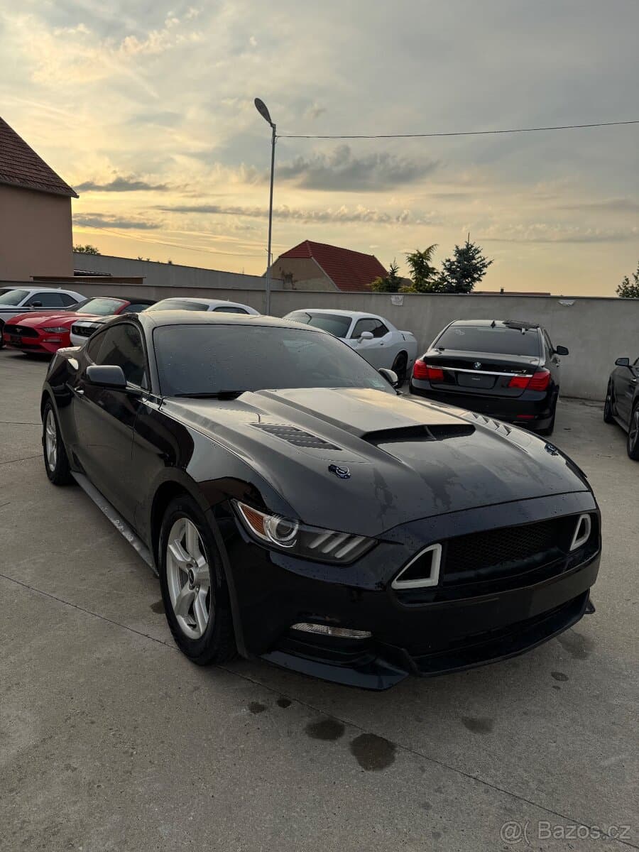 2017 Ford MUSTANG