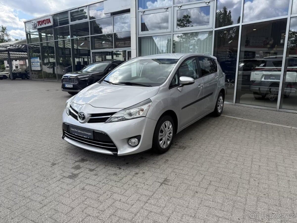 2017 Toyota VERSO