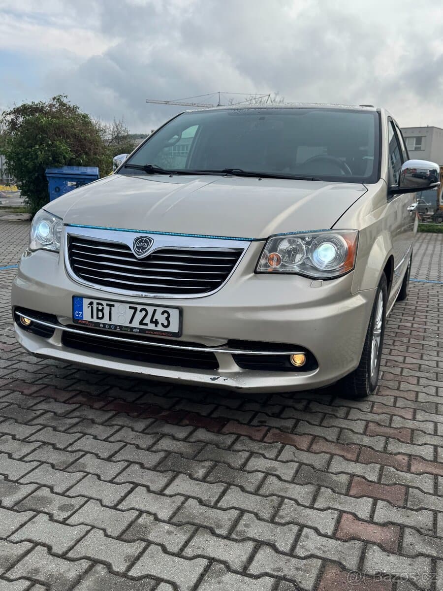 2014 Lancia VOYAGER