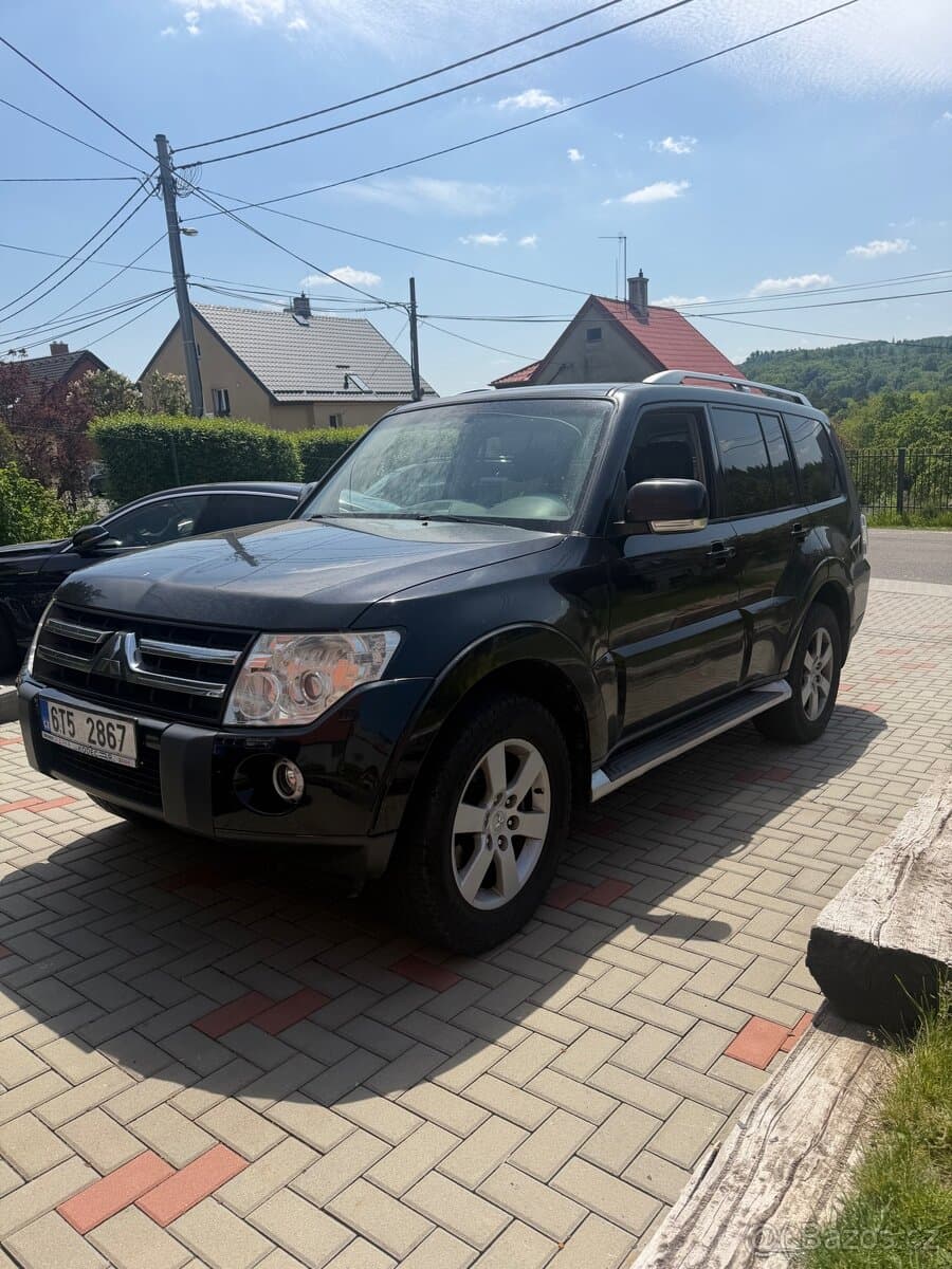 2009 Mitsubishi PAJERO