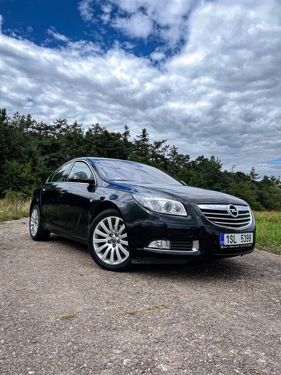 2011 Opel INSIGNIA
