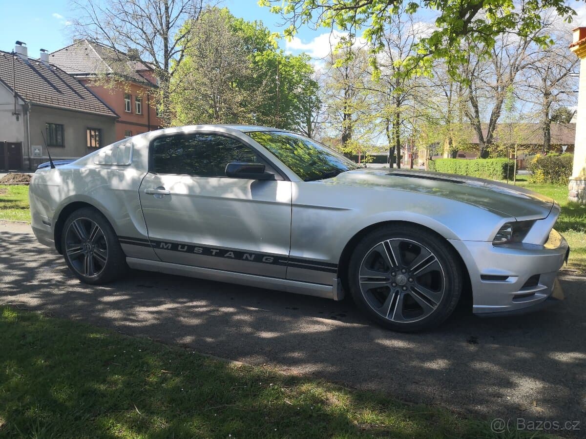 2014 Ford MUSTANG