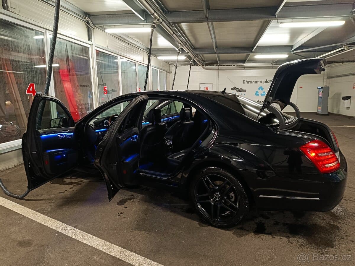 2011 Mercedes-Benz OSTATNÍ