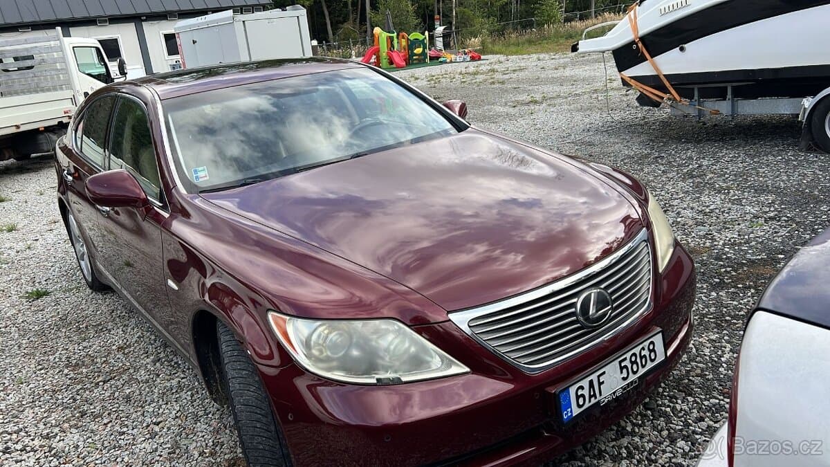 Lexus LS