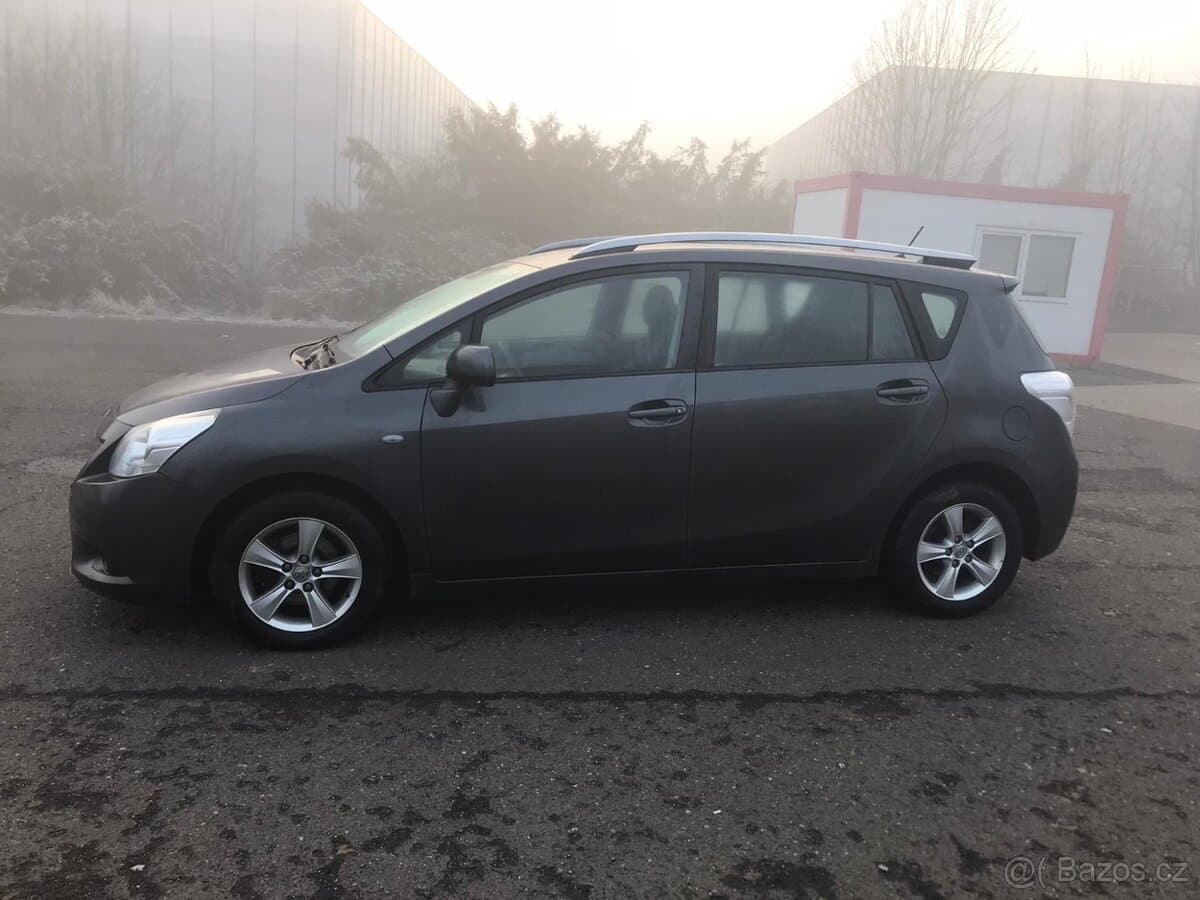 2009 Toyota VERSO