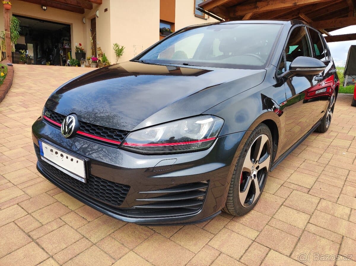2016 Volkswagen GOLF