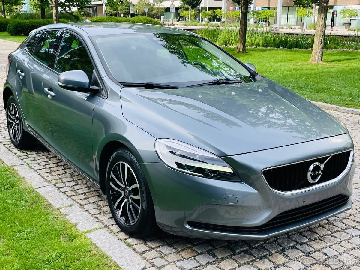 2018 Volvo V40