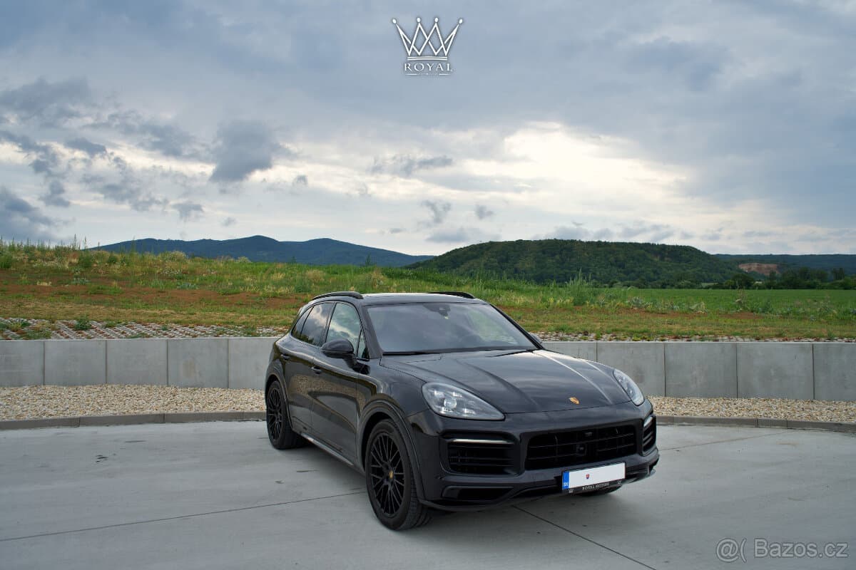 2021 Porsche CAYENNE