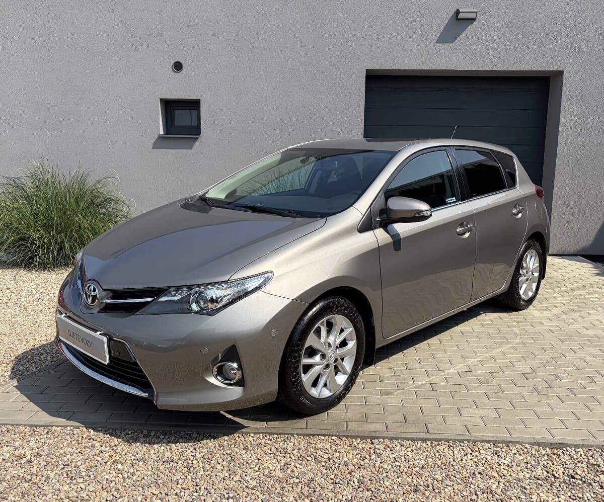 2014 Toyota AURIS