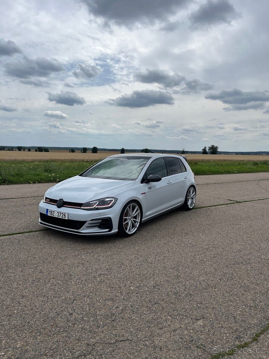 2018 Volkswagen GOLF