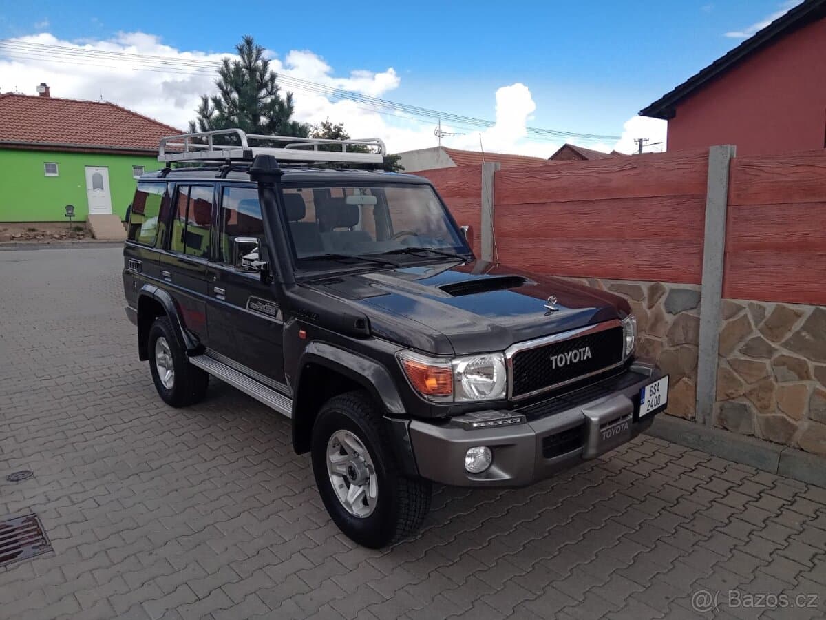 2022 Toyota LAND CRUISER