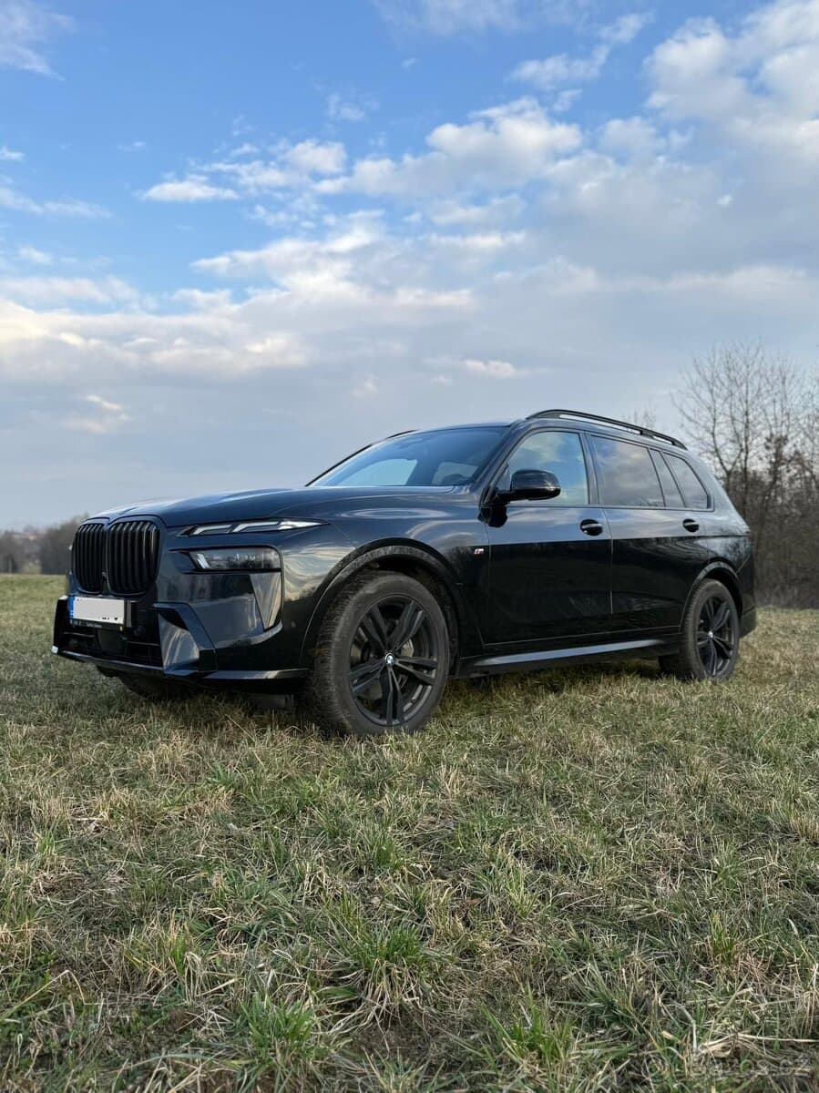 2023 BMW X7