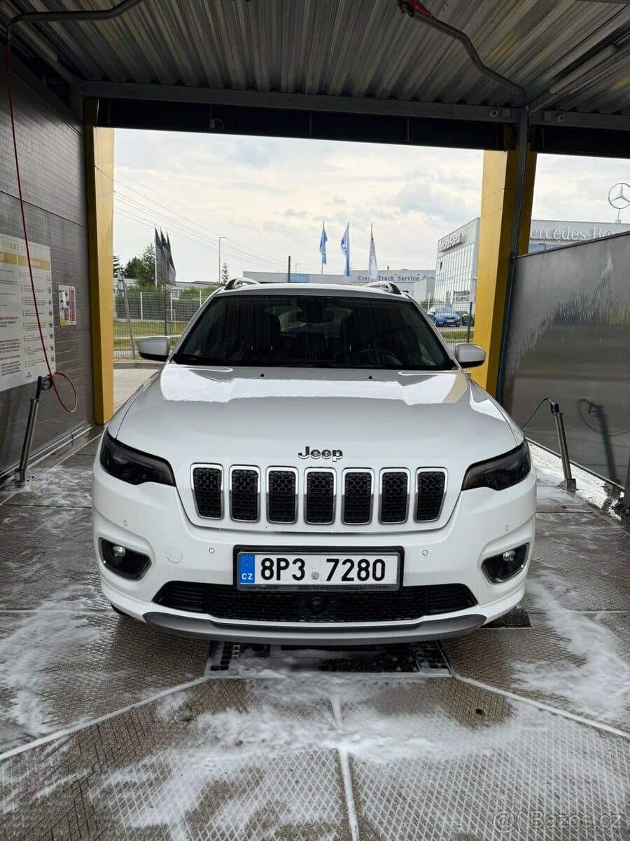 2020 Jeep CHEROKEE