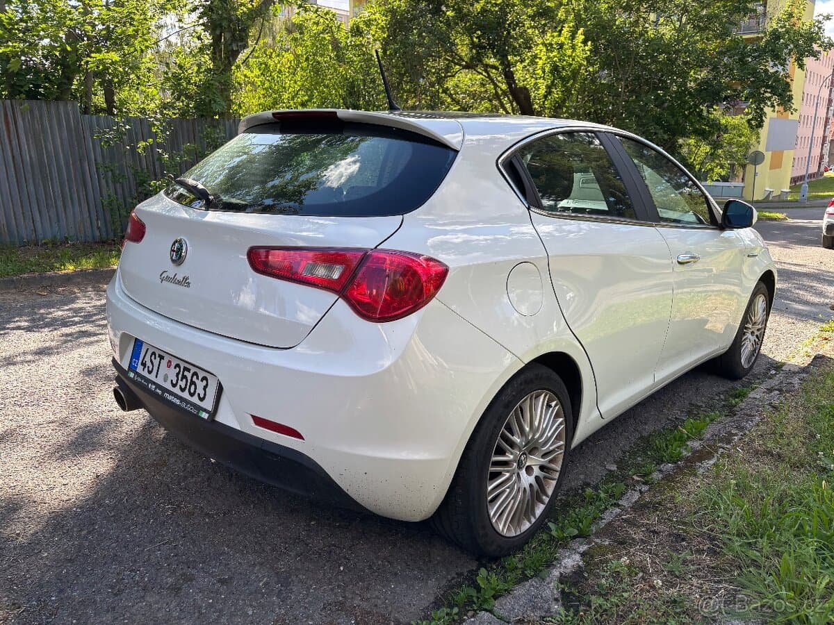 2011 Alfa Romeo GIULIETTA
