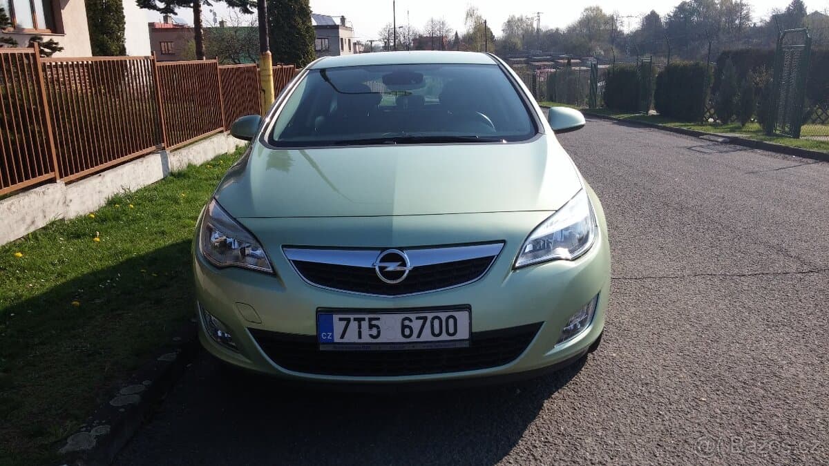 2012 Opel ASTRA